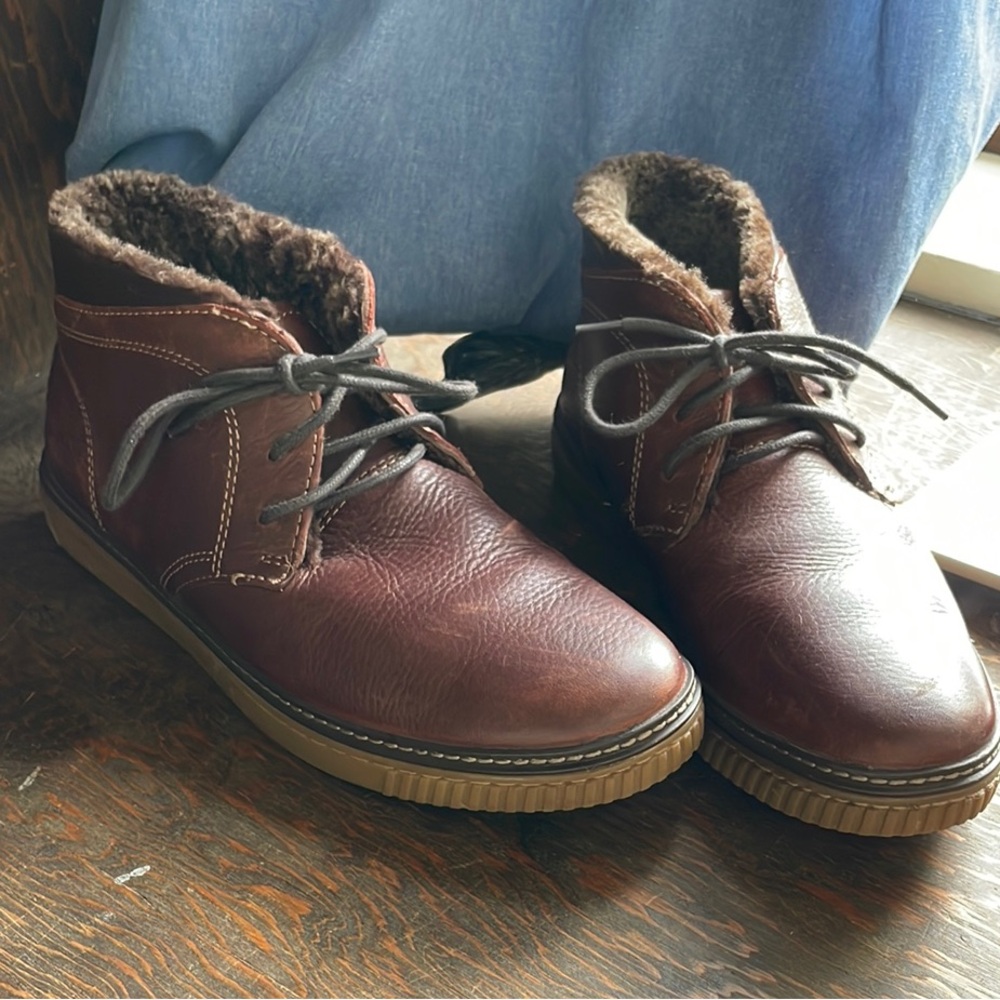 Johnston & Murphy Brown Chukka Boots with Leather Upper, Shearling-Lined